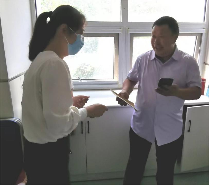 真情慰問暖人心，擇立集團(tuán)探望員工住院家屬